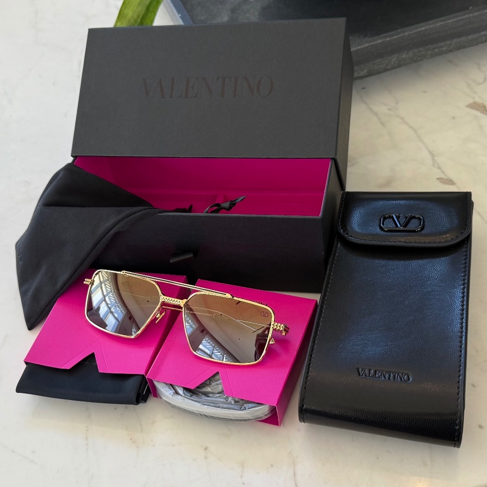 New Valentino V-SEI VLS 111B 58 Sunglasses Titanium